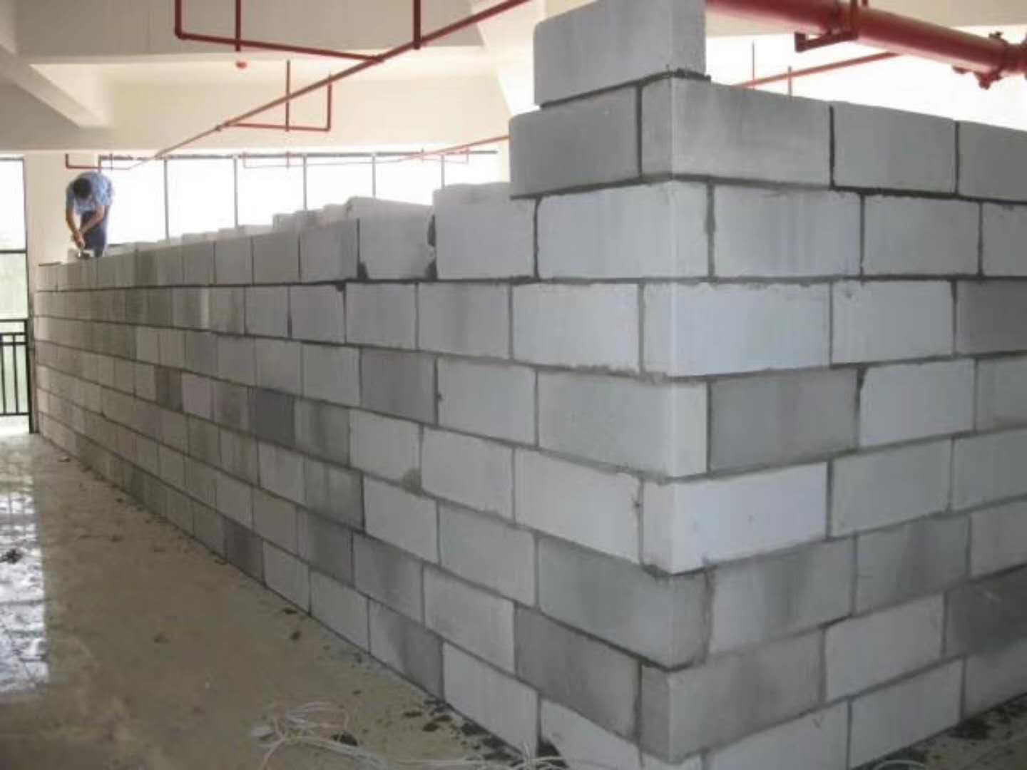 江汉蒸压加气混凝土砌块承重墙静力和抗震性能的研究